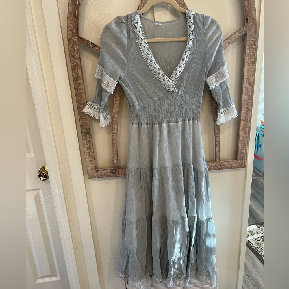 Women’s Boutique Midi Dress size Small